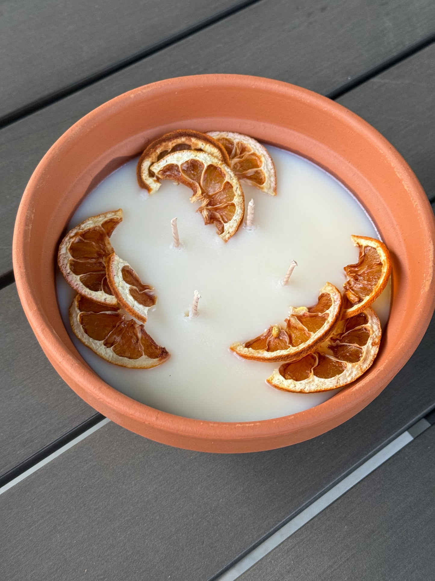 Citronellakerze im Topf